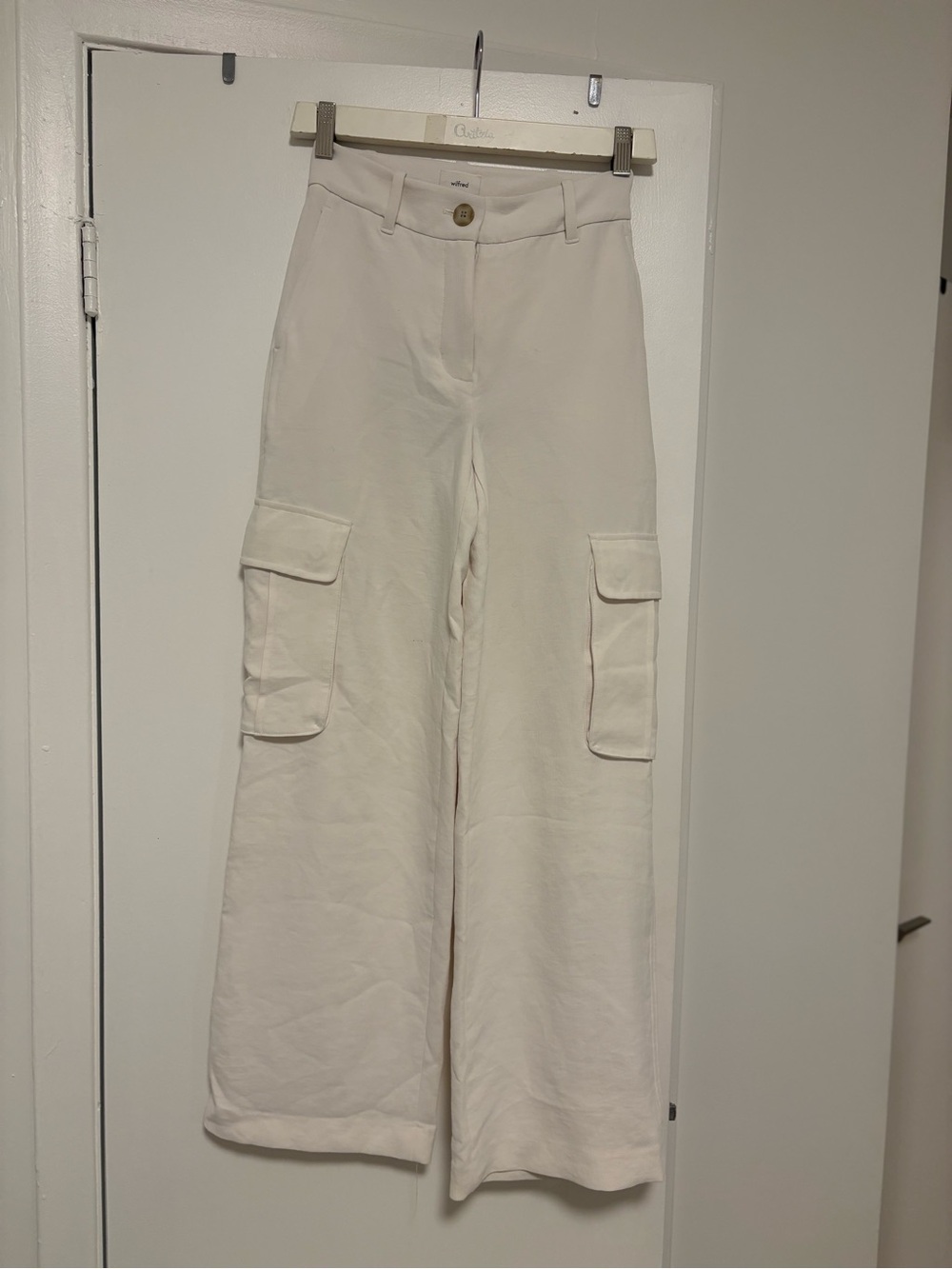 Aritzia Creppette Cargo Pants - Light Birch